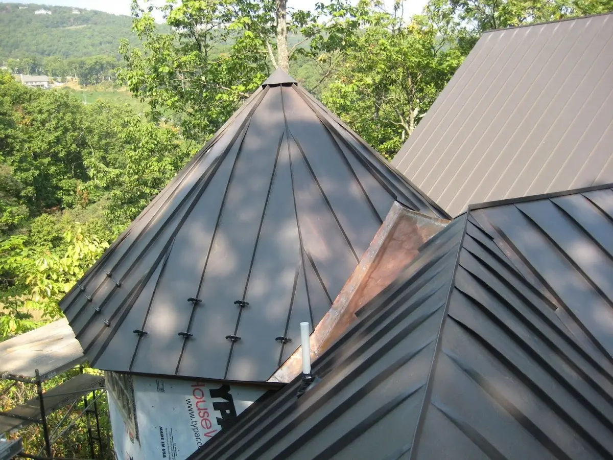 Professional Gutter Cleaning by Craftsman Roofing in Los Altos